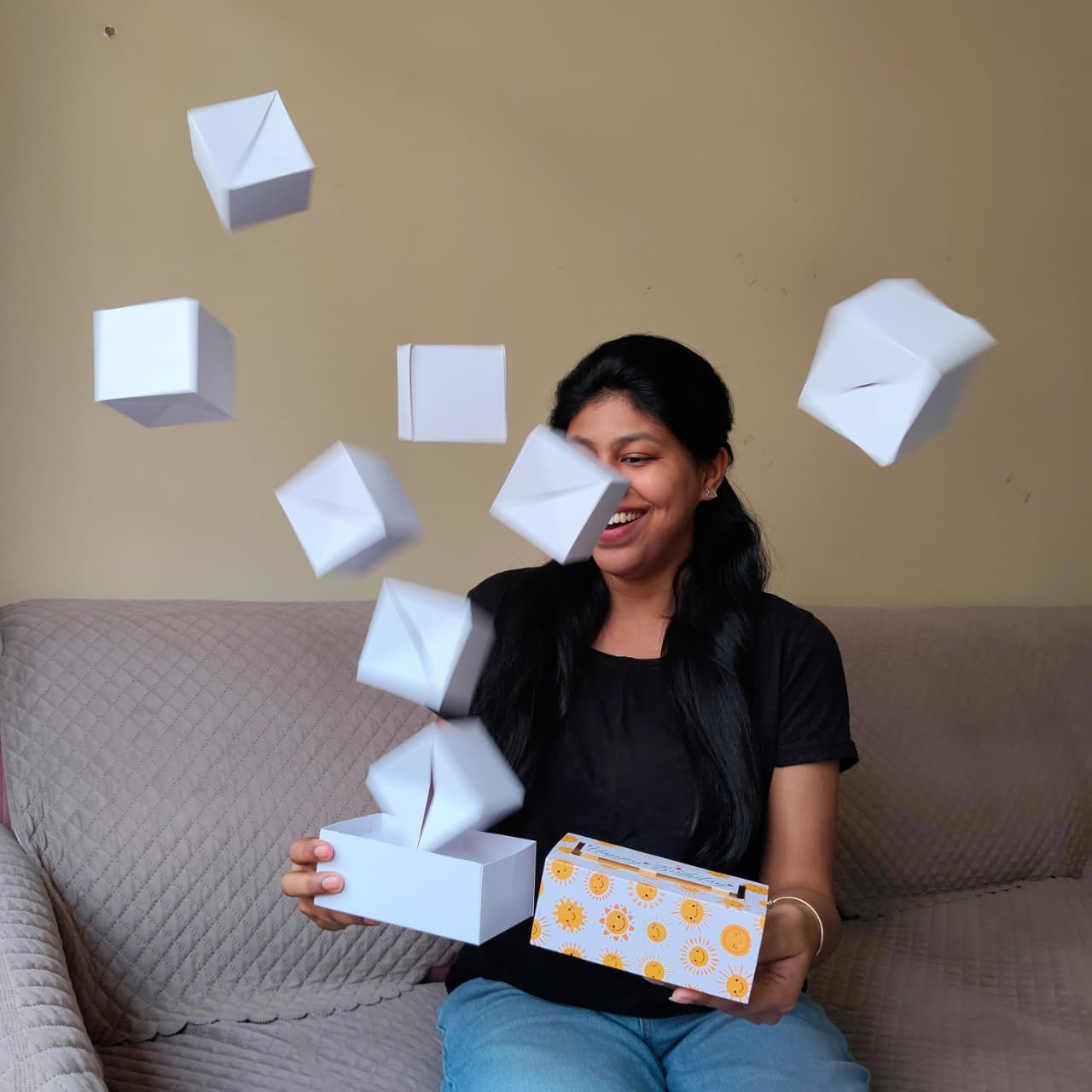 Yellow Jumping Box with 10 cubes Birthday Gift